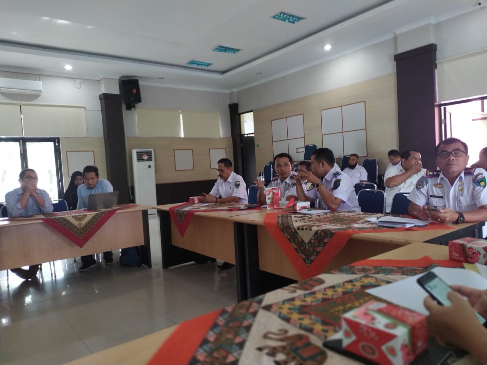 MENGHADIRI ACARA FGD PENGEMBANGAN PELABUHAN PANASAHAN