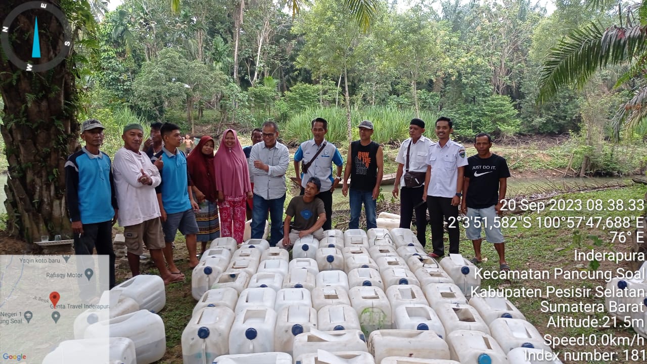 Penyerahan bantuan Benih iKan gurame di Kec. Pancung Soal. 