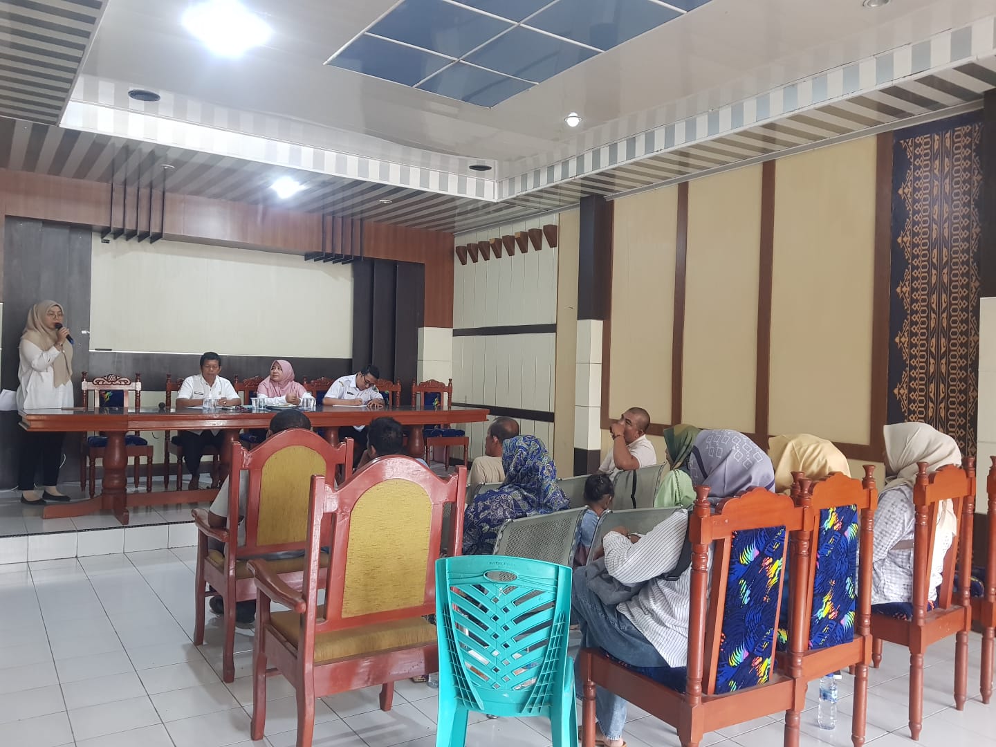 Persiapan Menyambut Kunjungan Wisatawan ke Destinasi Wisata Pantai Carocok bersama Pelaku Usaha Sent