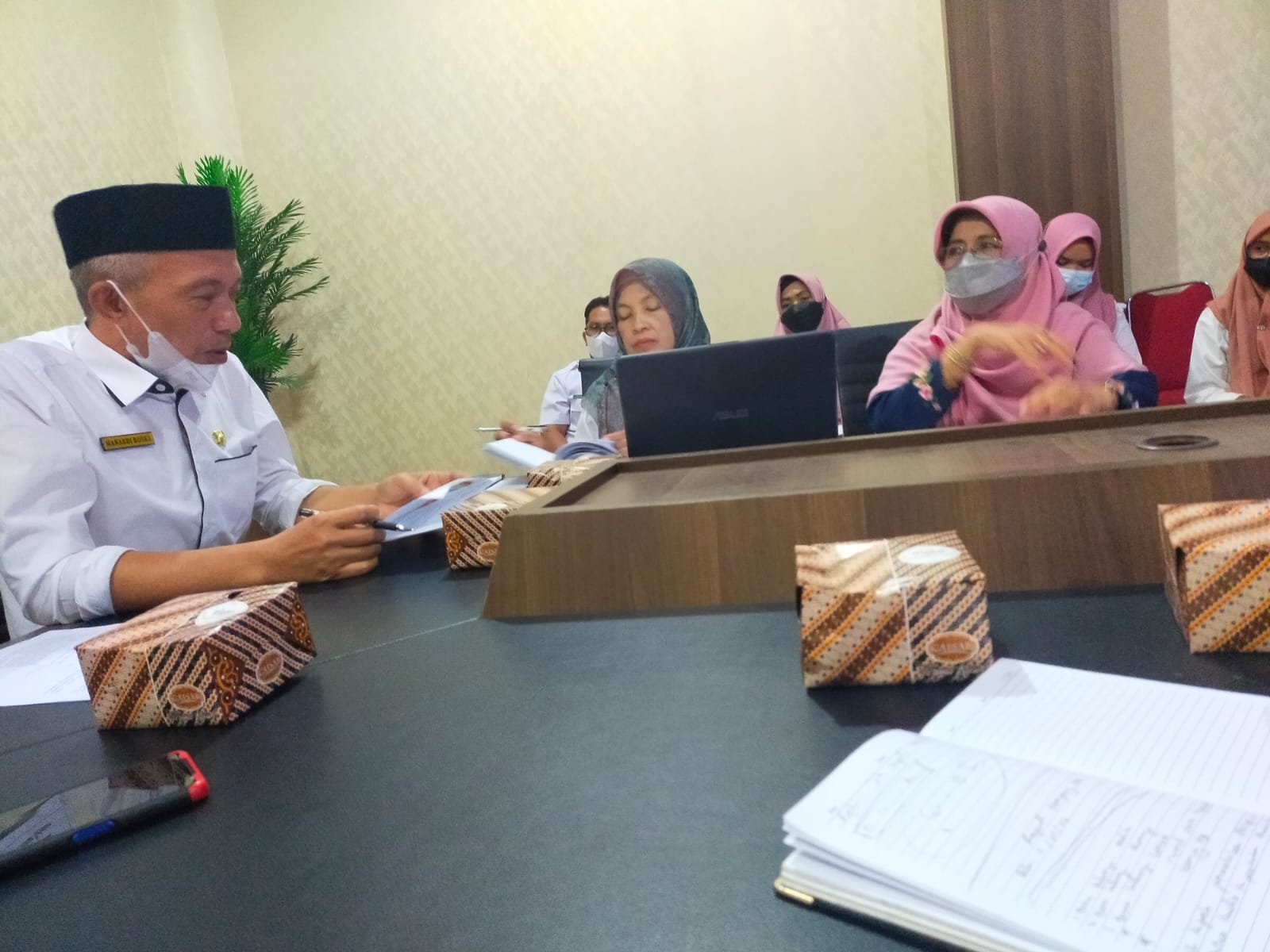 MENGIKUTI FGD PELAKSANAAN KAMPUNG KB