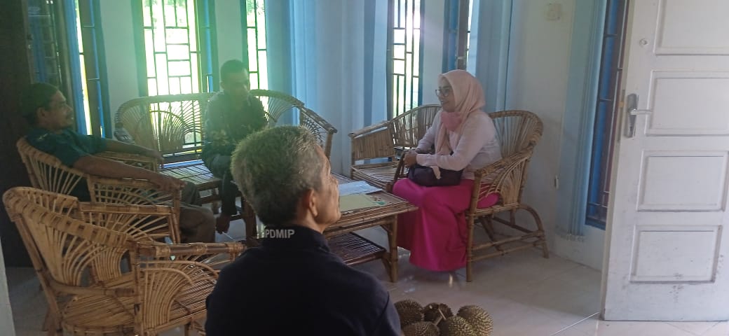 VERIFIKASI DATA KELOMPOK PENERIMA BANTUAN BIBIT DARI DANA POKIR DI LUMPO