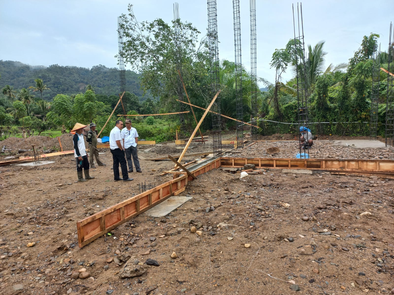 PENINJAUAN LOKASI DAK LUMBUNG PANGAN DI KECAMATAN LENGAYANG