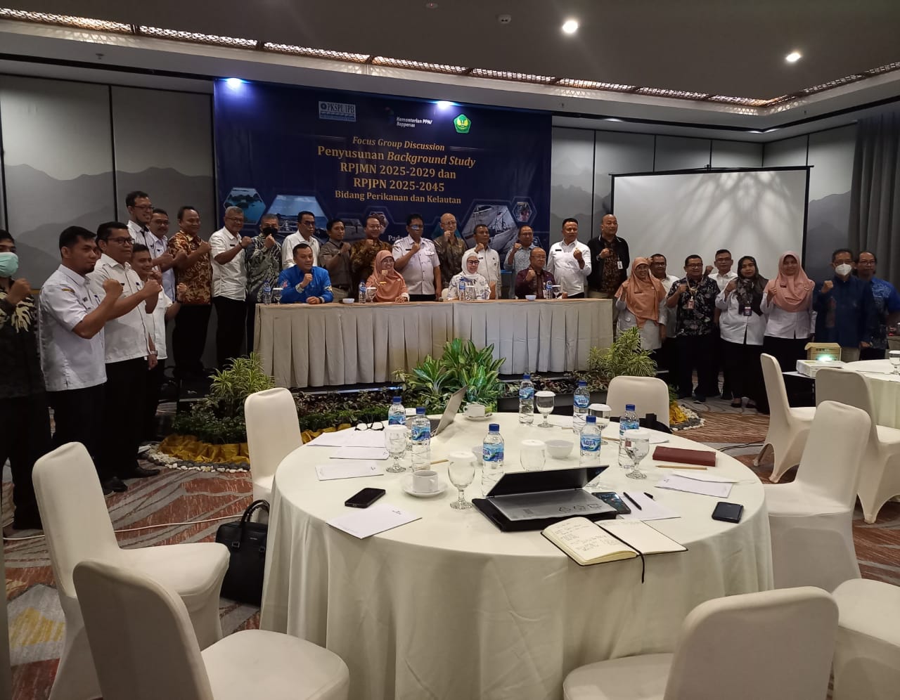 KEPALA DINAS PERIKANAN DAN PANGAN KAB. PESSEL MENGIKUTI FGD ISU STRATEGIS RENCANA PEMBANGUNAN JANGKA