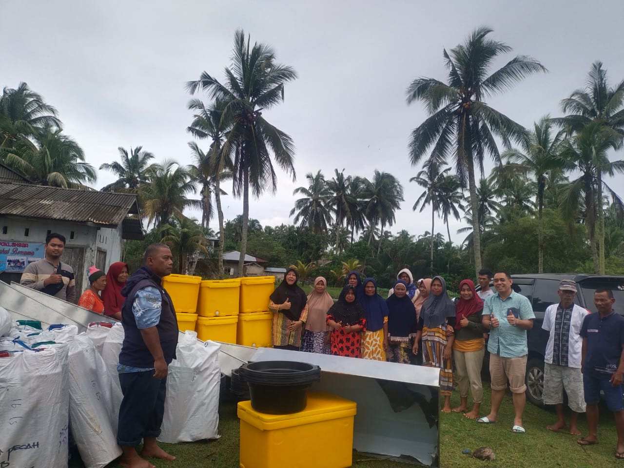 Penyerahanan Bantuan Dana Aspirasi Bapak Muchlis Yusuf Abit (Anggota DPRD Prov. Sumbar)