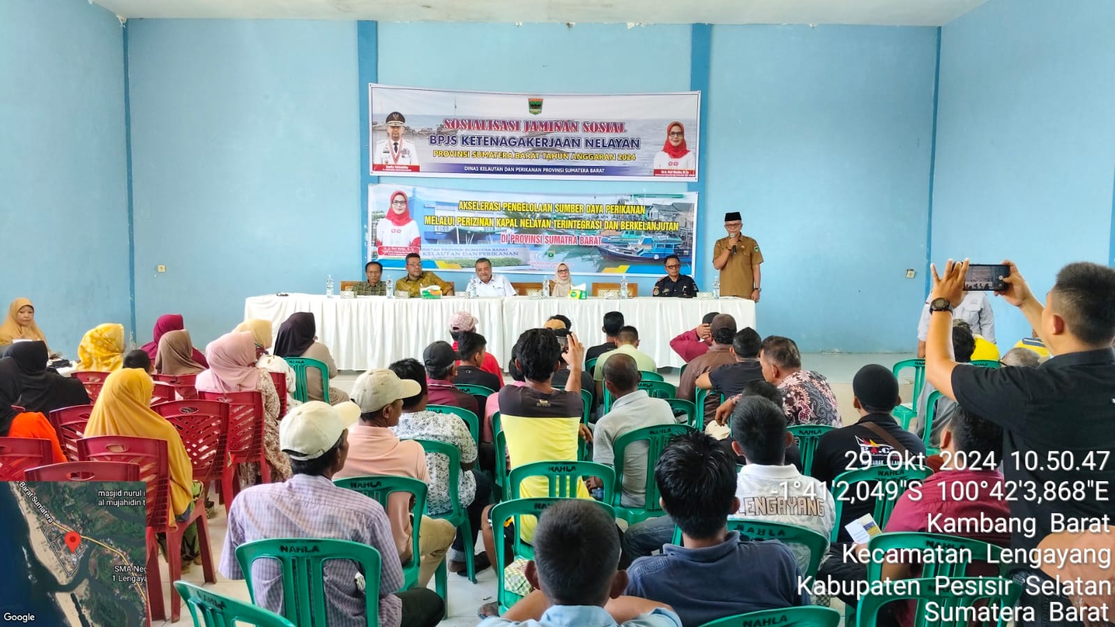 Penyerahan Bantuan BPJS Ketenagakerjaan Nelayan dari Dinas Perikanan dan Pangan Kab. Pessel dan Dina
