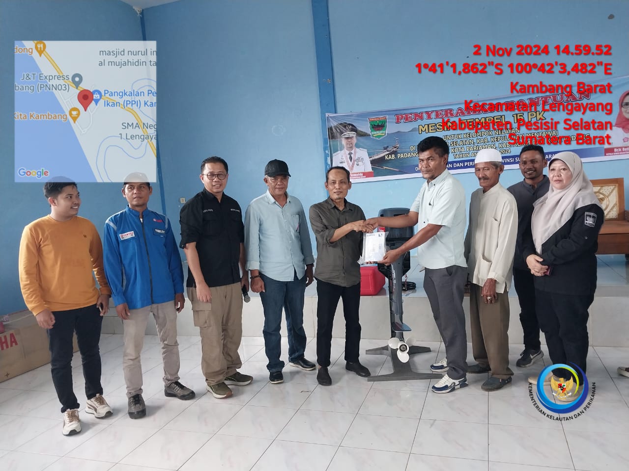 Penyerahan Bantuan Mesin Tempel 15 PK Kepada Kelompok Nelayan Pesisir Selatan